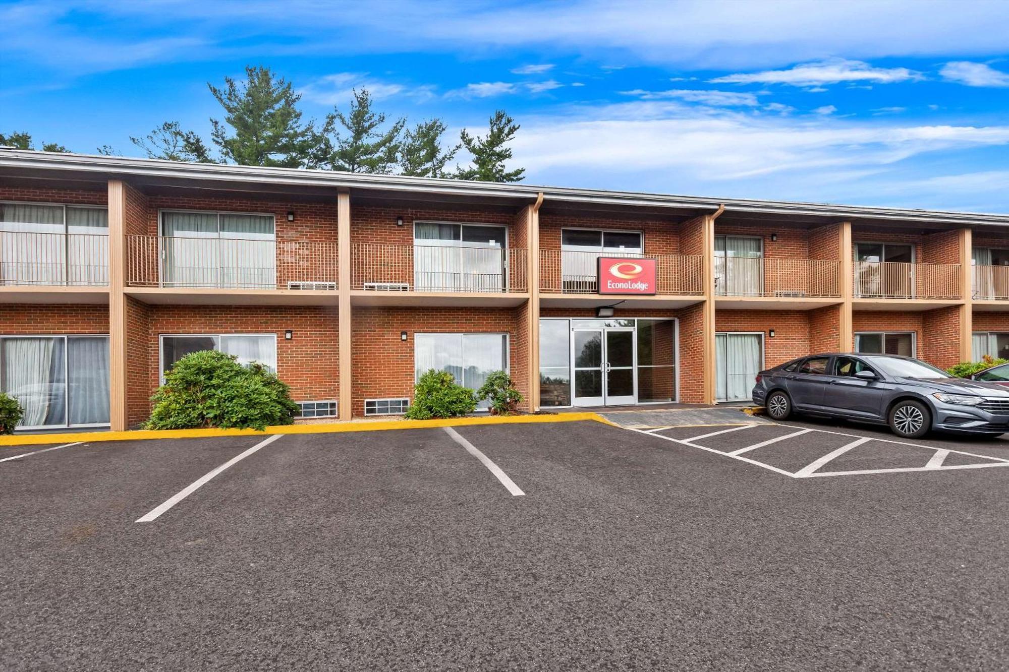 Econo Lodge Waynesboro - Skyline Drive Exterior foto